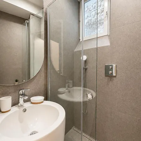 Apartment Elegant 2 Pieces Au 5e Arrondissement Paris